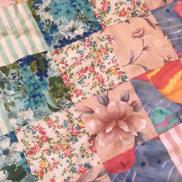 Vintage hand tied quilt - Picture 3 of 6